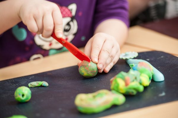 Bunte Kinderknete selber herstellen « dieHexenküche.de | Rezepte für