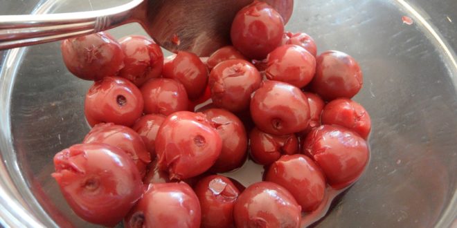 ♥ Kirschlikör (aus dem Saft von Sauerkirschen im Glas) ♥